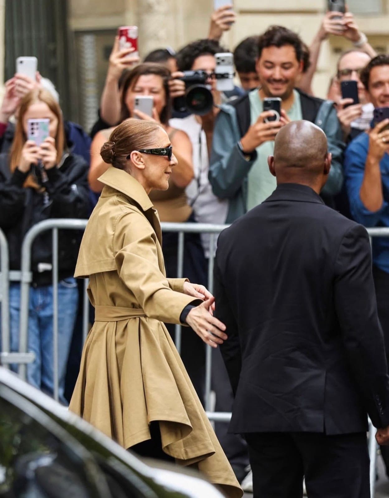 Arriving in Paris, to the crowd that waited.